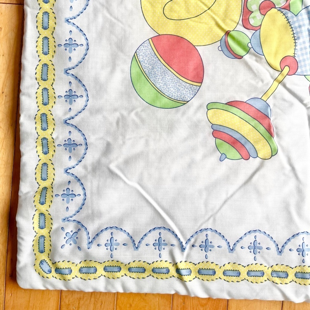 Vintage 80s 90s Baby Quilt Bedding Blanket and Flannel Sheet Size Bassinet Crib - Picture 3 of 9